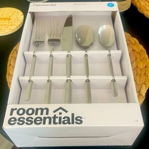 Flatware in box 20 piece silver set